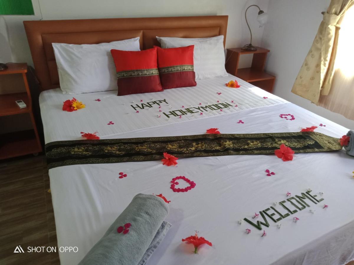 Hotel Galaxy Sunrise Sea View Fulidhoo Exterior foto