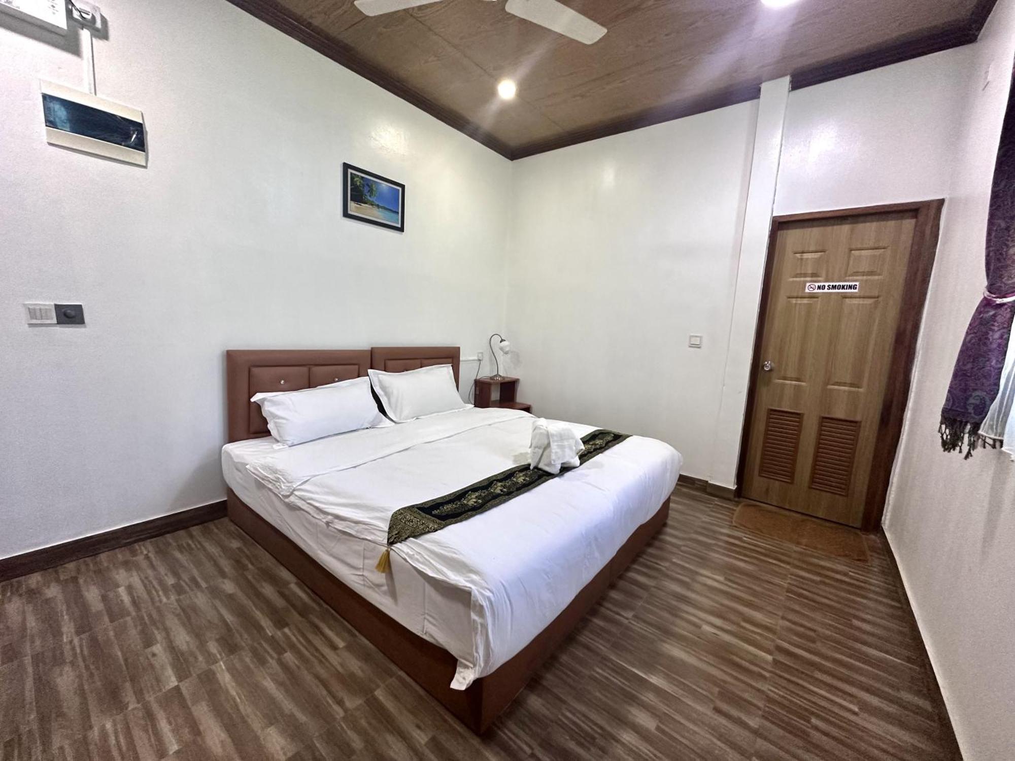 Hotel Galaxy Sunrise Sea View Fulidhoo Exterior foto