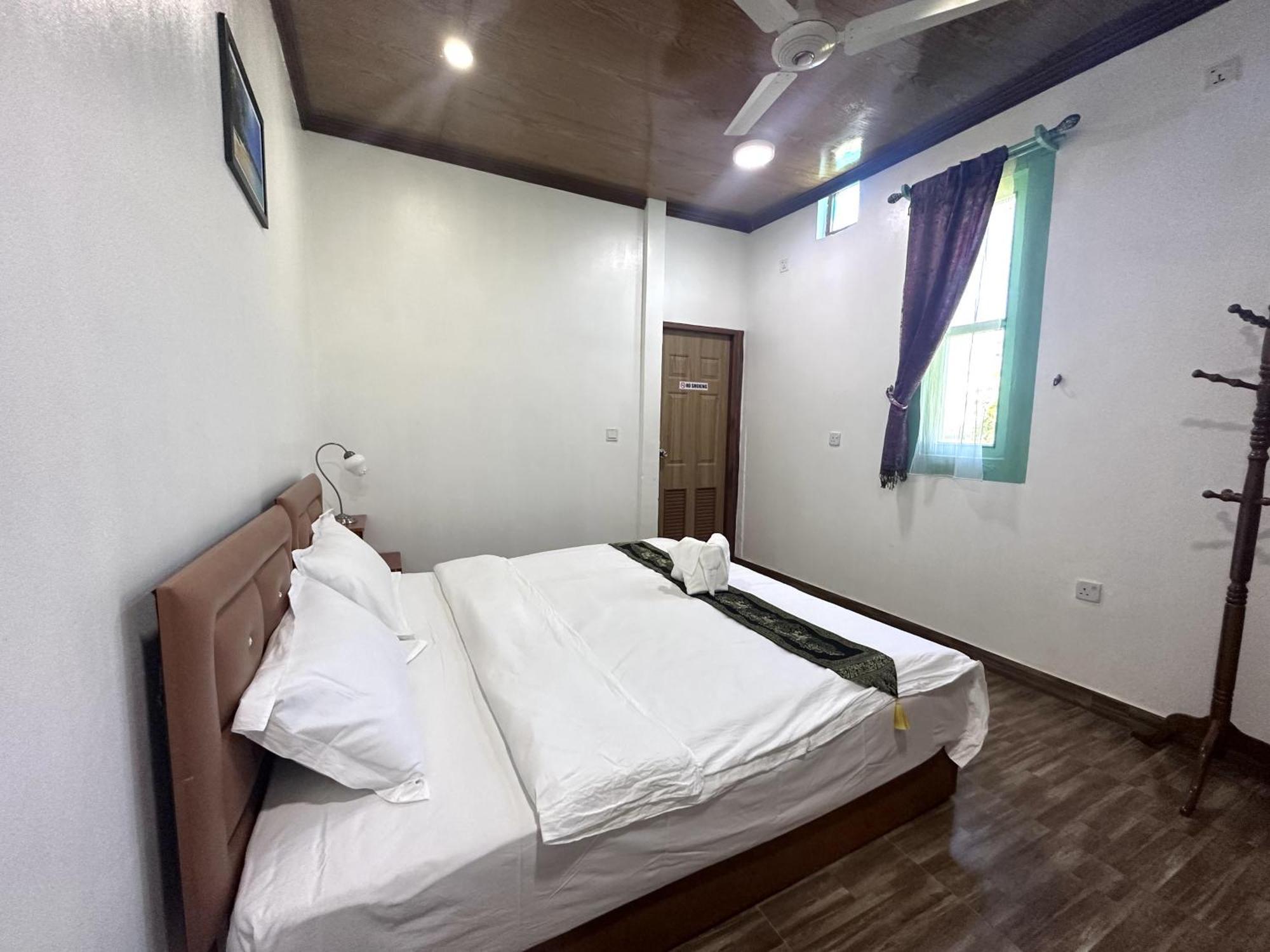 Hotel Galaxy Sunrise Sea View Fulidhoo Exterior foto