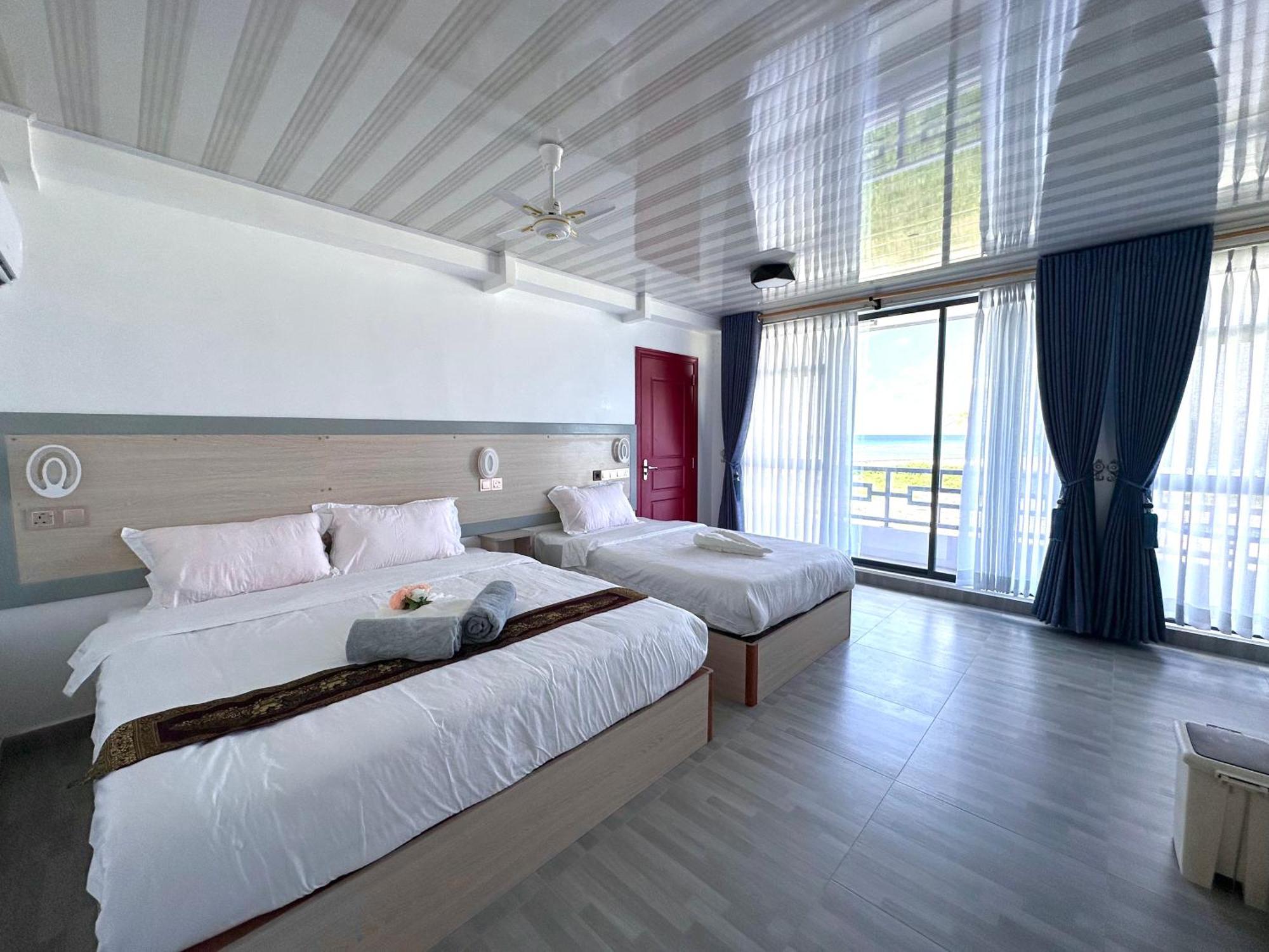Hotel Galaxy Sunrise Sea View Fulidhoo Exterior foto