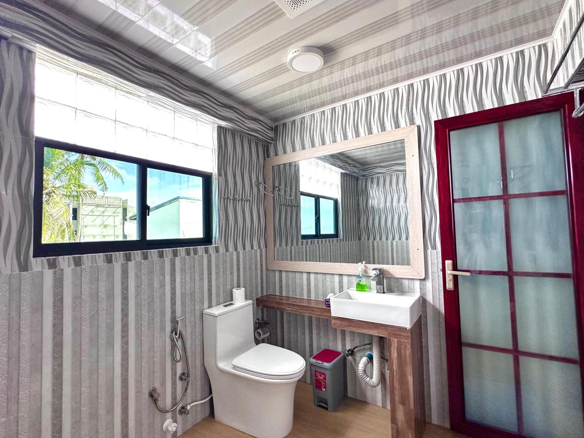 Hotel Galaxy Sunrise Sea View Fulidhoo Exterior foto