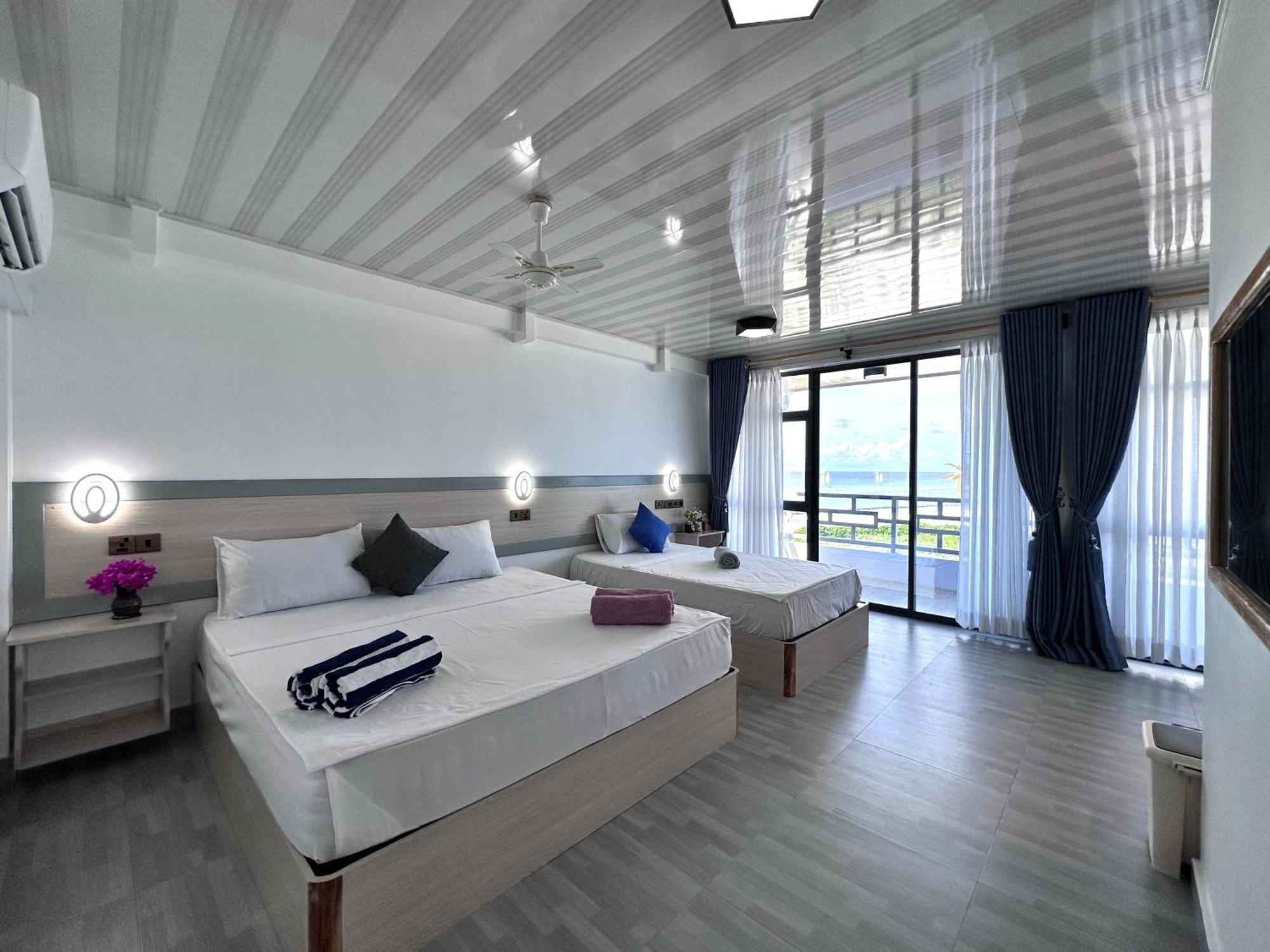 Hotel Galaxy Sunrise Sea View Fulidhoo Exterior foto